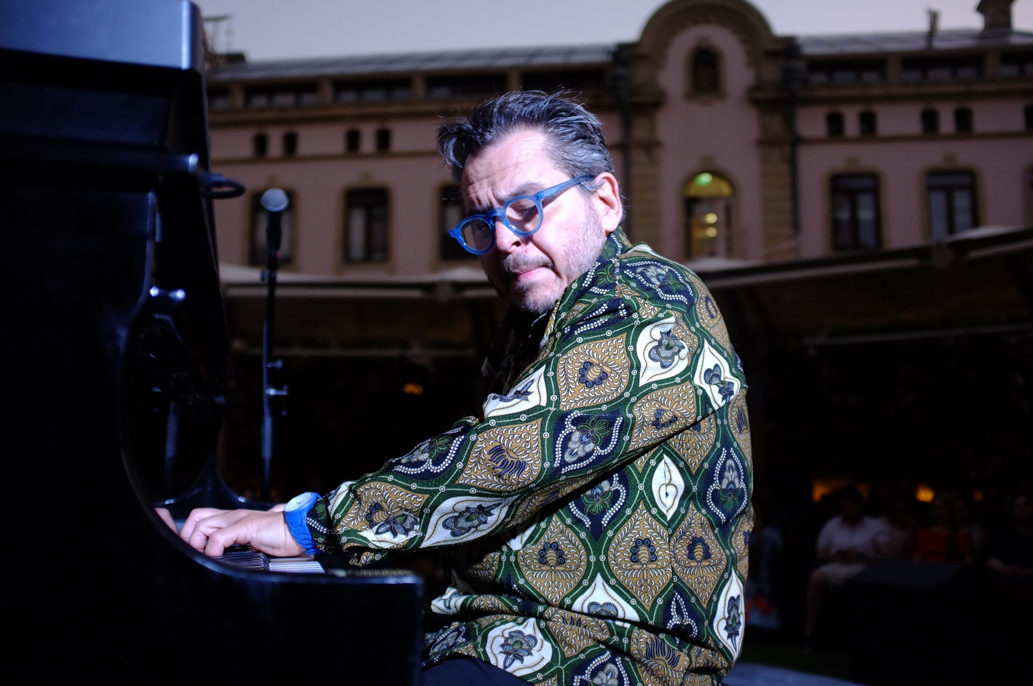 В Баку состоялся концерт всемирно известного пианиста и композитора Майка дель Ферро