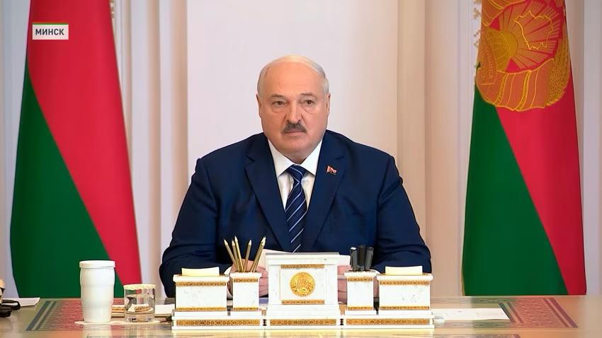Президент Азербайджанской Республики Ильхам Алиев позвонил Президенту Республики Беларусь Александру Лукашенко